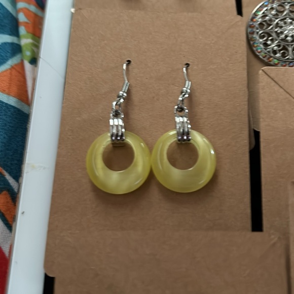 Earring bundle - Picture 9 of 11